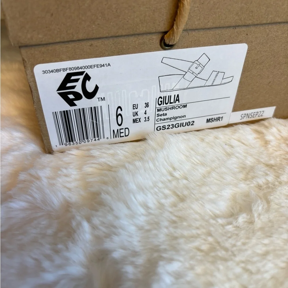 Gentle Souls by Kenneth Cole Giulia 2 Band Wedge Sandal Mushroom Size 6 NIB